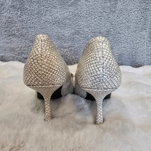 Steve Madden Fazzio Snake Print Leather Gold Chain Detail Dress Pumps Size 9 NEW - Picture 3 of 9